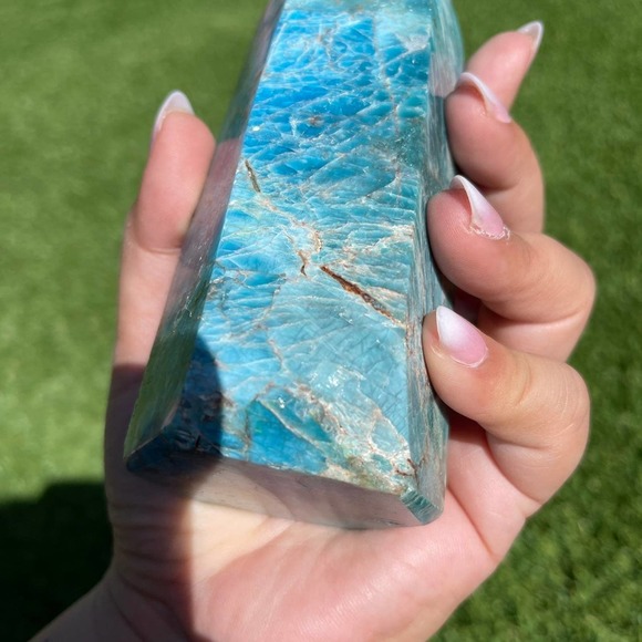 Blue Apatite Tower - Picture 10 of 12